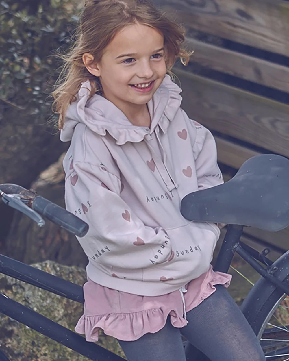 Sudadera de niña rosa con capucha corazones - Dadati