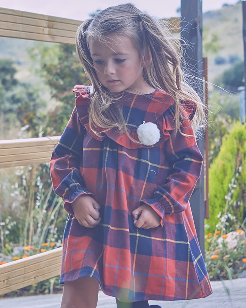 Vestido de niña de cuadros tartán rojos y azules con pompón - Dadati