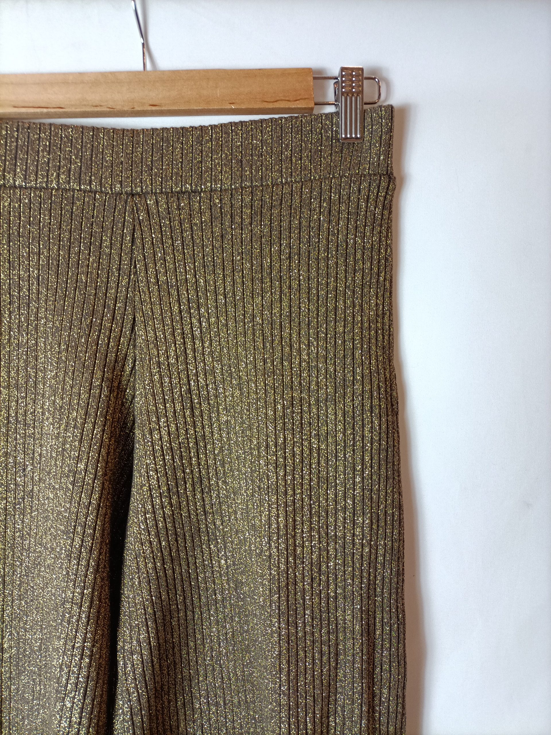 SPRINGFIELD. Pantalón culotte dorado T.m - Imagen 2