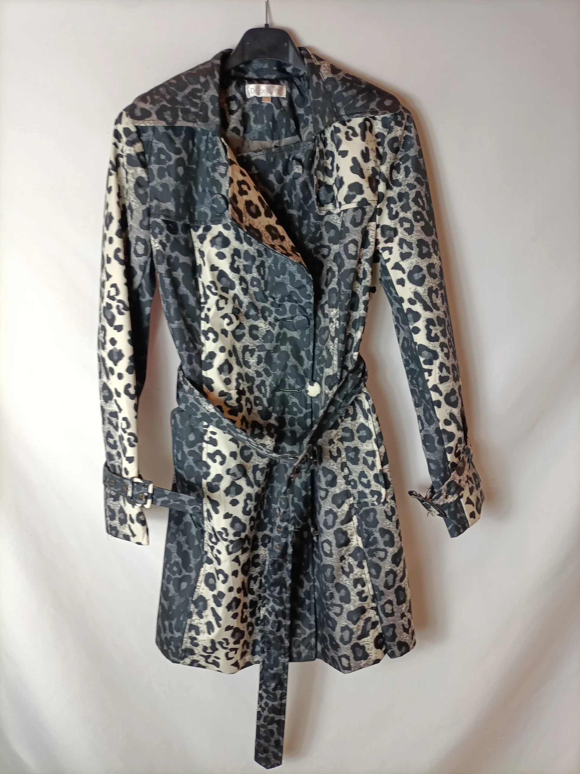 DOLCE VITTA. Gabardina animal print. T XL (S/M)