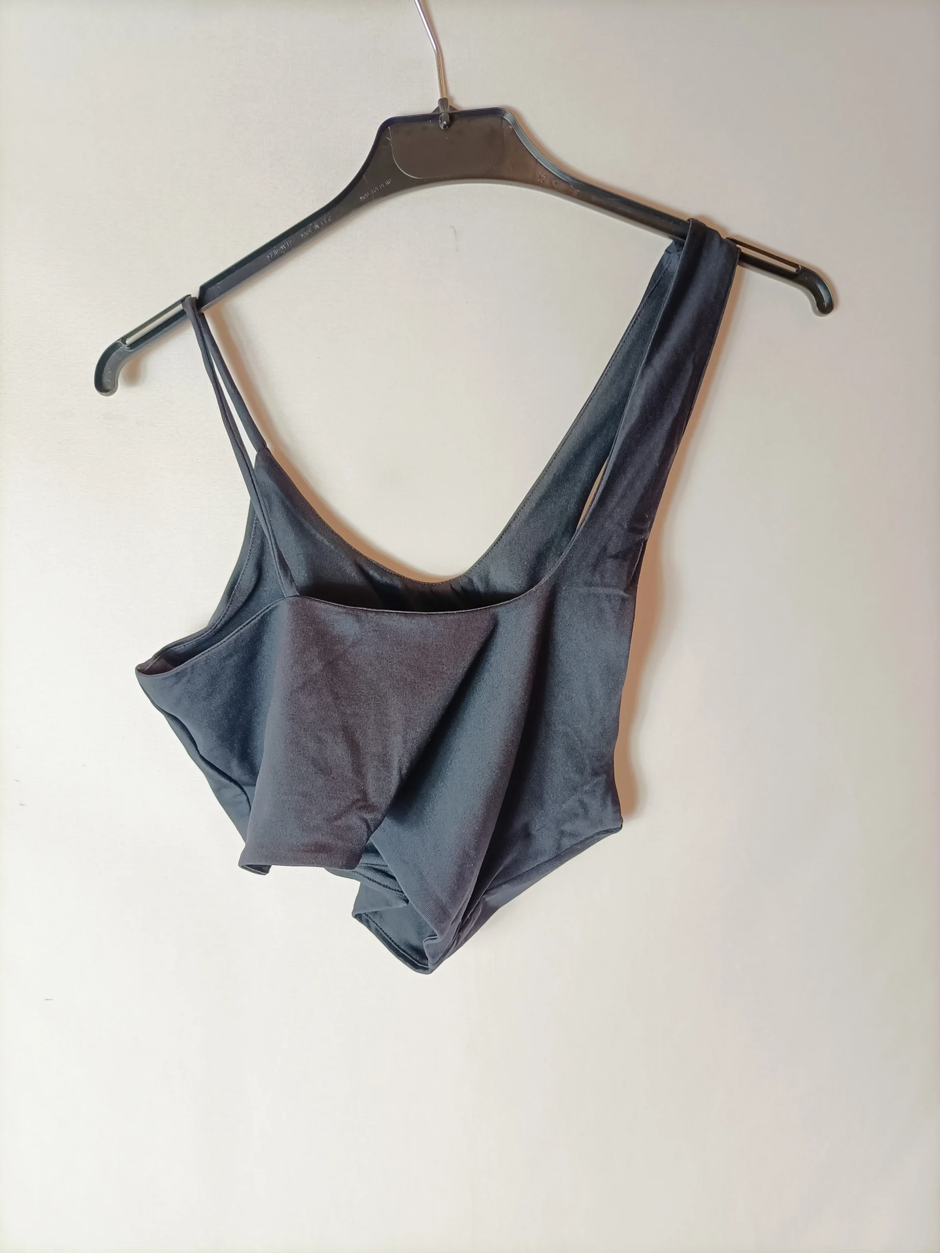 PULL&BEAR. Croptop negro licra T.m - Imagen 3