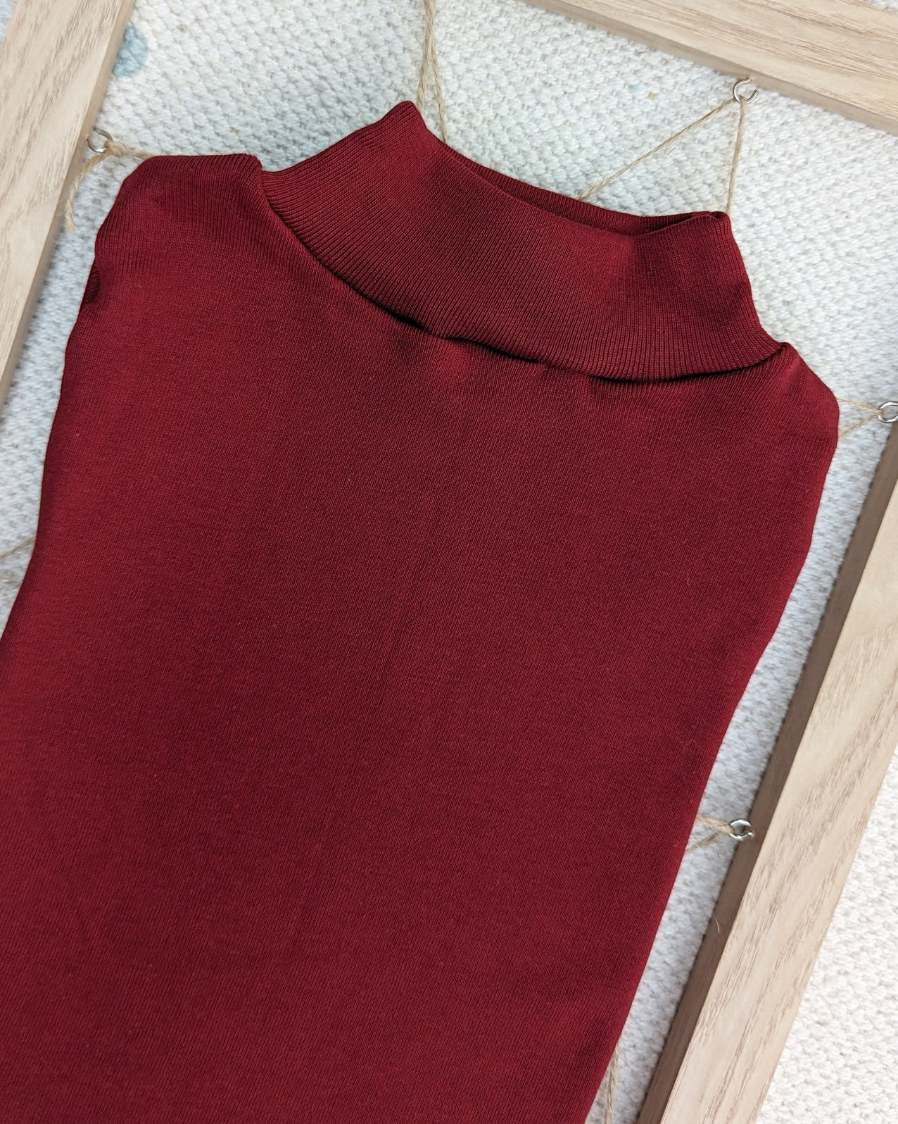 Camiseta semicisne pelito Burdeos - Imagen 2